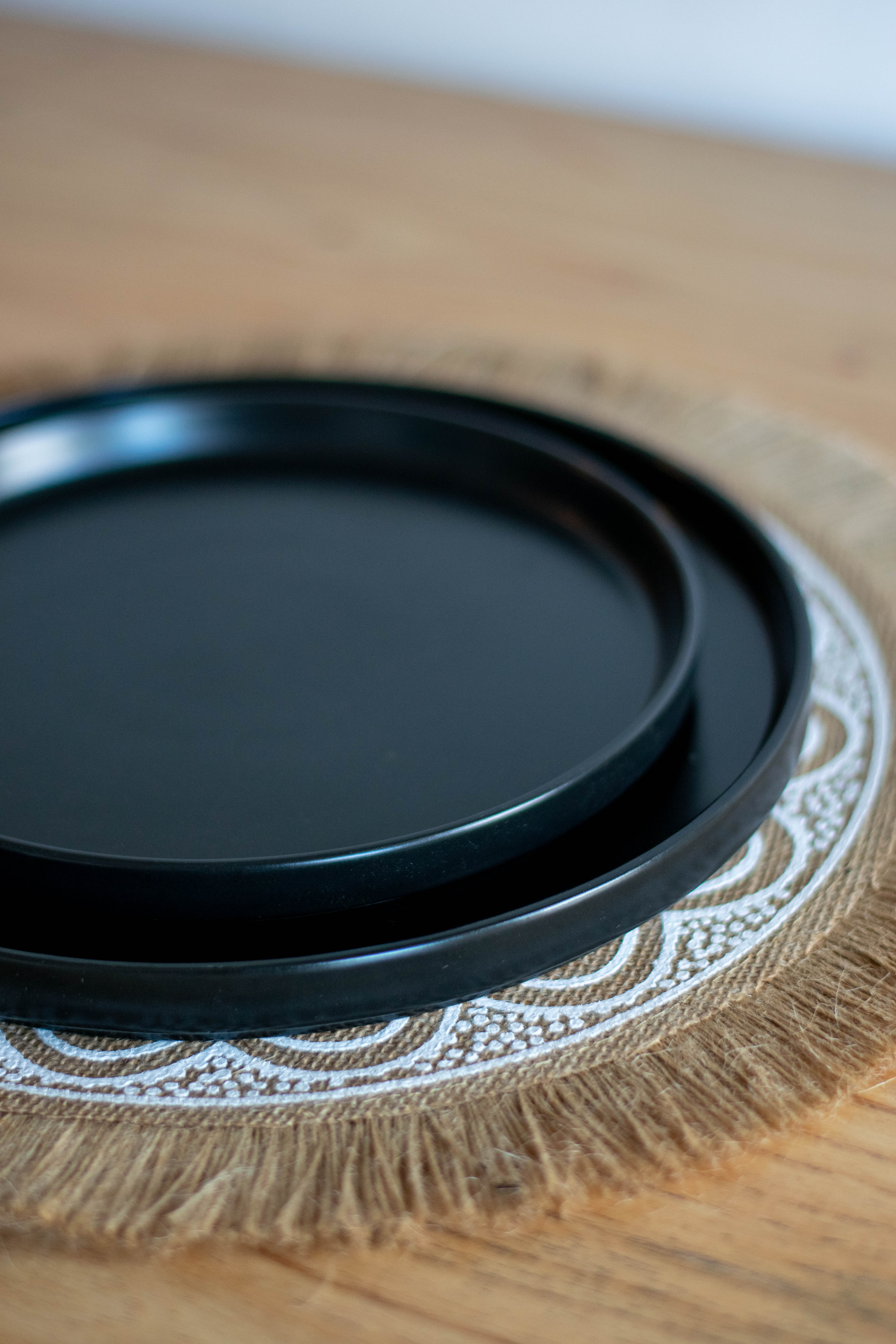 Plato cerámica línea mediaterraneo black CHICOS